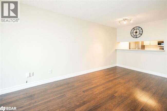 Photo du bâtiment - 75 Ellen St