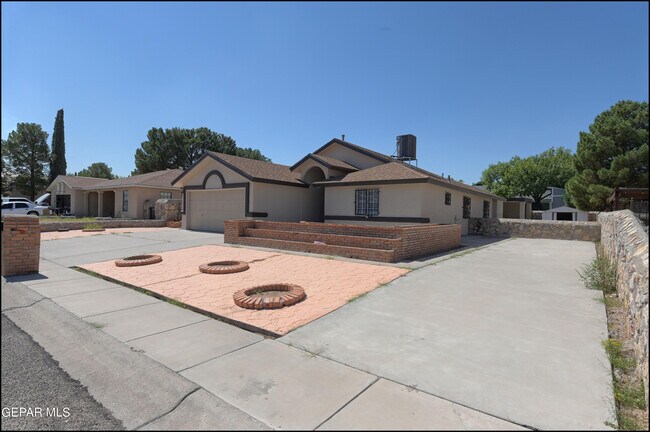 Foto del edificio - 129 Torrey Pines Dr