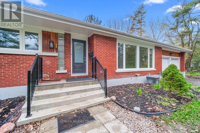Building Photo - 17 Rothwell Dr