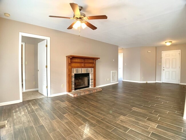 Building Photo - 3310 Mallard Dr