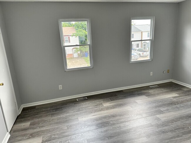 Building Photo - 2150 Kimball Cir