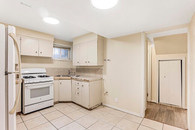 Foto del edificio - 2142 Robins Ave