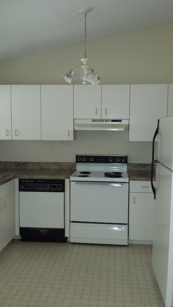 Building Photo - Coming Soon, 2/2 Home in the Lake Joy & Magic Lake Communities