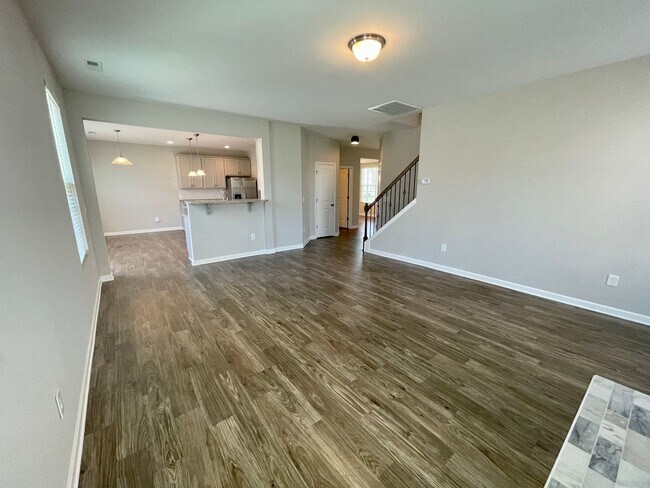 Foto del edificio - Gorgeous 4 Bed 2.5 Bath Home in GSO