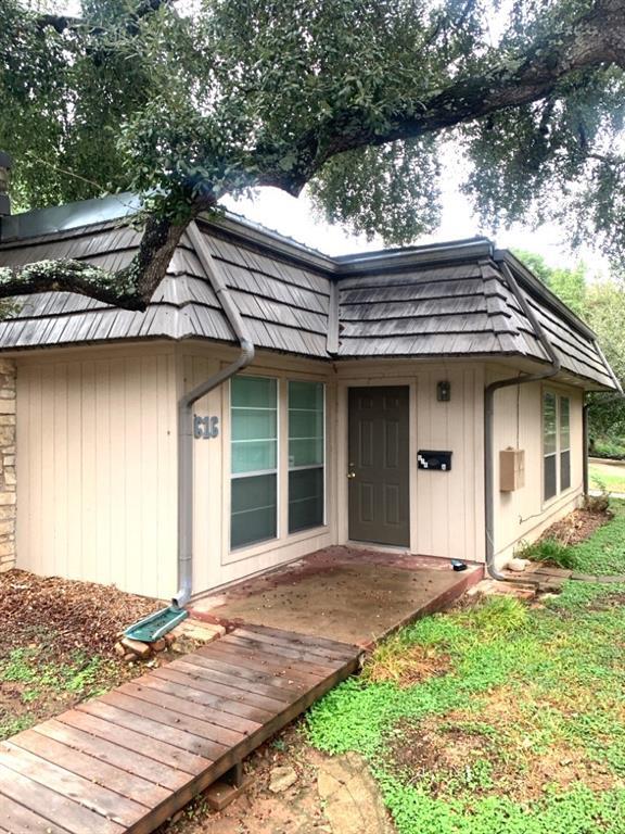 Foto principal - 616 Castle Ridge Rd