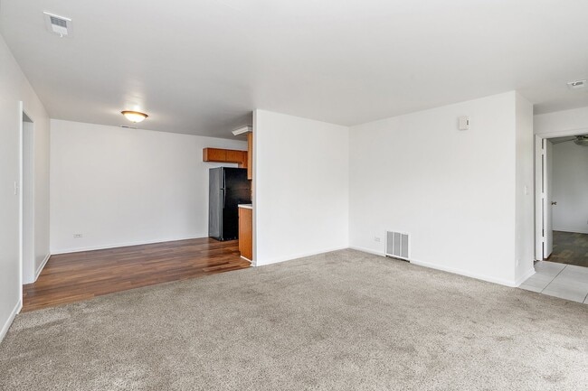 Building Photo - 1555 Perry Ct
