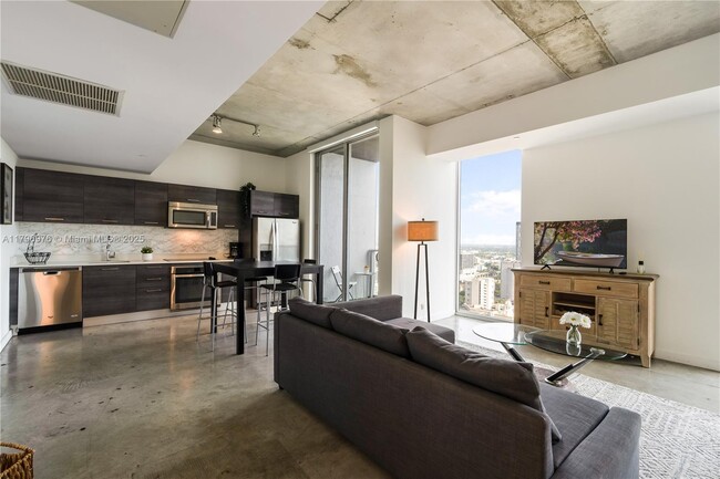 Foto del edificio - 151 SE 1st St