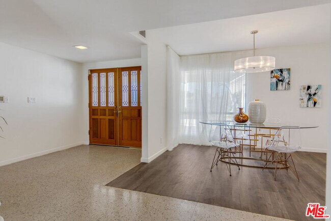 Foto del edificio - 6728 Shenandoah Ave