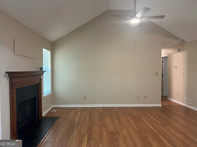 Foto del edificio - 217 Briarpatch Ct