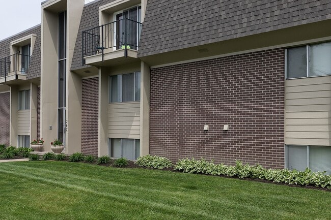 Building Photo - 78th Place