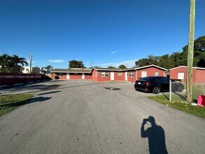 Building Photo - 623 NW 9th Ave