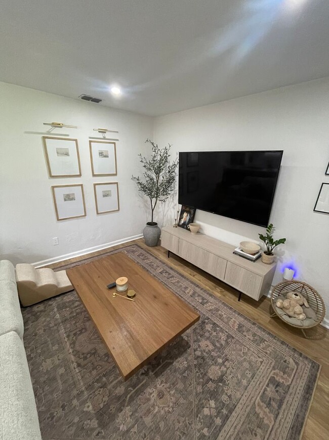 Foto del edificio - Completely renovated 2/1 on Golf Course!