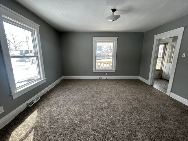 Foto del edificio - Fully Renovated 3 Bedroom, 2 Full Bath Home on a Double Lot in Grove City!