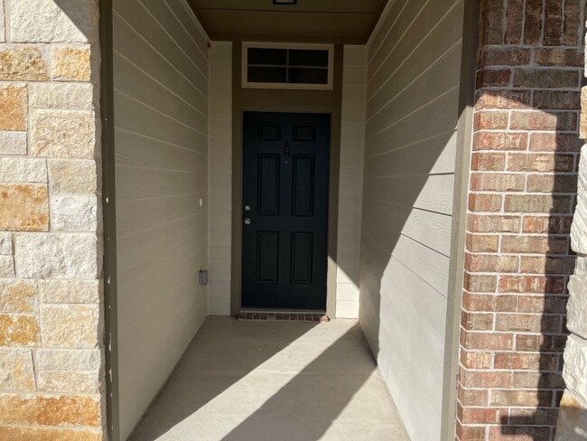 Building Photo - College Station, 3 bedroom /2 bath / 2 car...