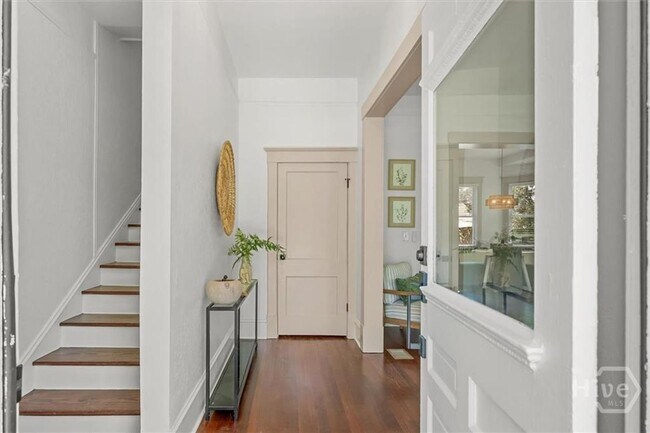Foto del edificio - Beautifully Renovated 4-Bedroom Home with Charm & Modern Comfort – Savannah, GA