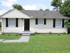 Building Photo - 2306 Hammond Dr