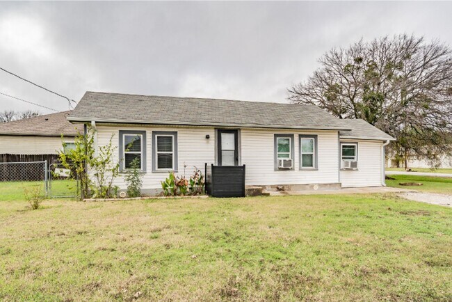 Building Photo - 515 N Jackson Ave