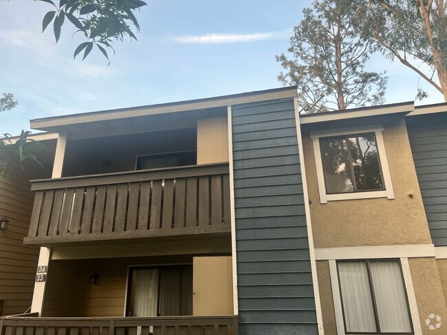 Building Photo - 3535 Banbury Dr