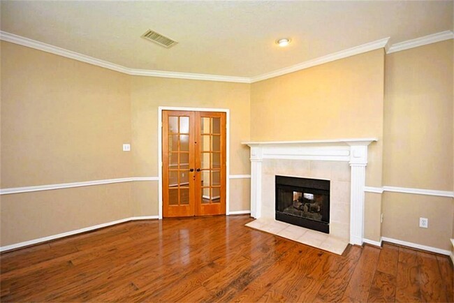 Building Photo - 21523 Santa Clara Dr