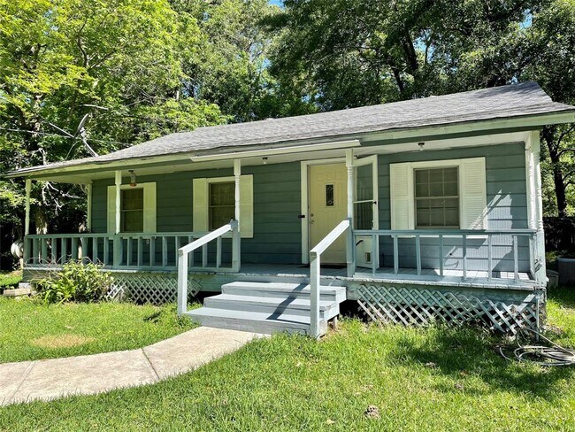 Building Photo - 23847 Charterwood Dr