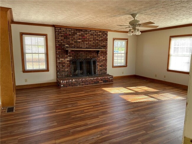 Building Photo - 3633 Loganville Hwy SW