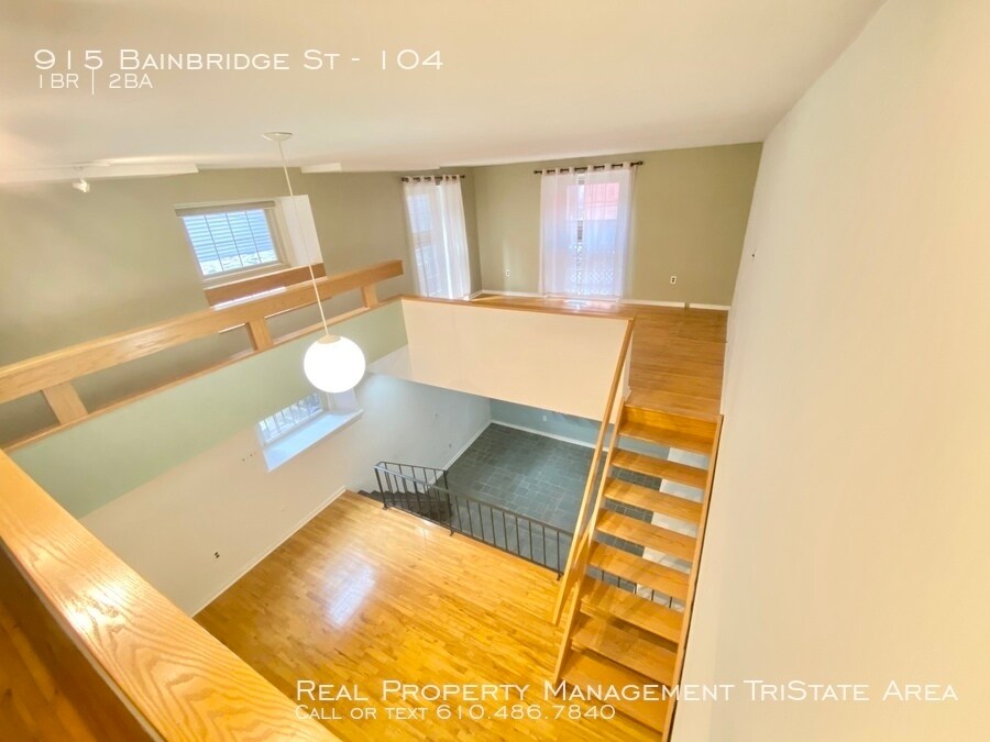 Primary Photo - Tri level loft with parking