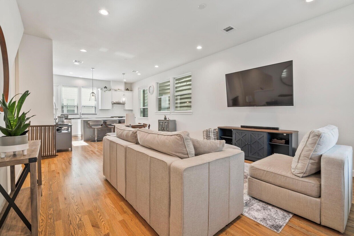 Foto principal - 316 Jensen Dr