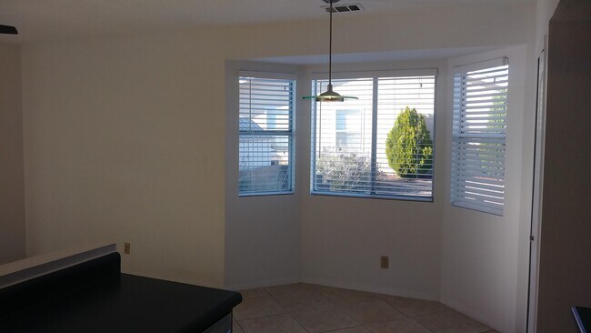 Building Photo - 2509 Twin Buttes Dr NE