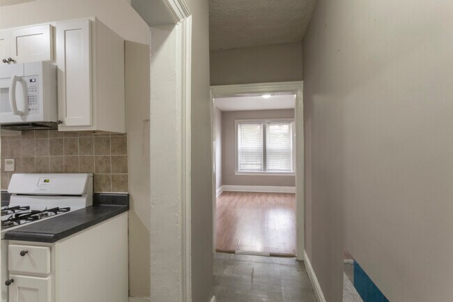 Building Photo - 54 Linden Ave