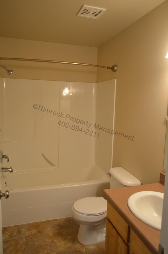 Building Photo - Heights 4 bed 2 bath home!