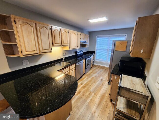 Building Photo - 7 Owens Landing Ct