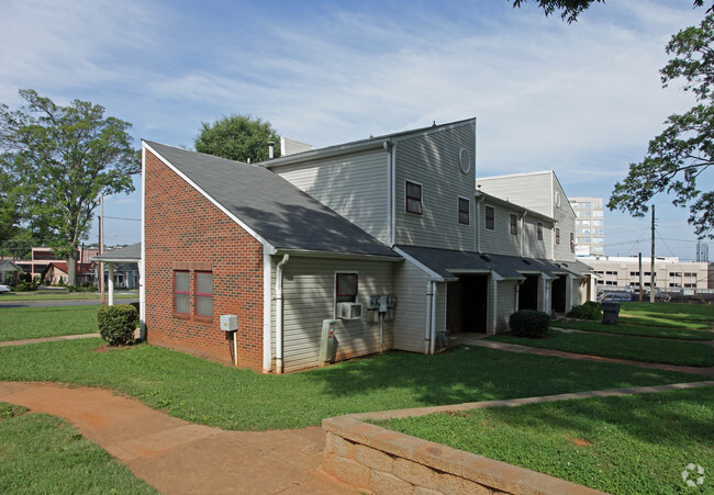 Building Photo - Tall Oaks Apartments