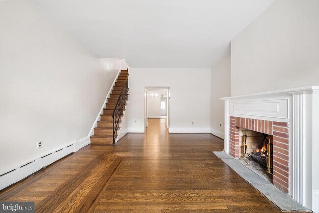 Building Photo - 2423 Lombard St