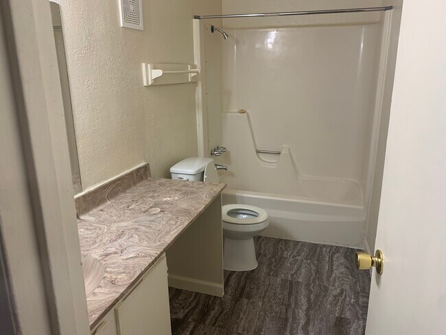 Building Photo - Riviera West