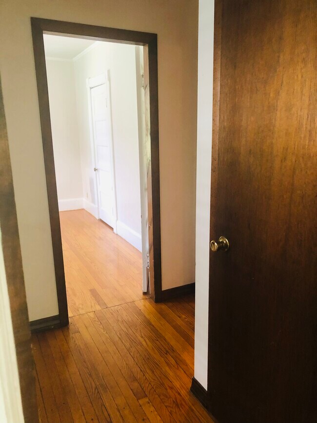 Entry to first bedroom - 52 Warner St