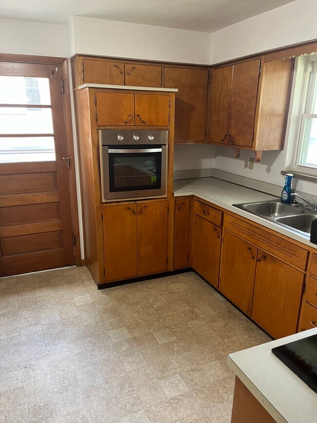 Building Photo - 2140 Grice Ln