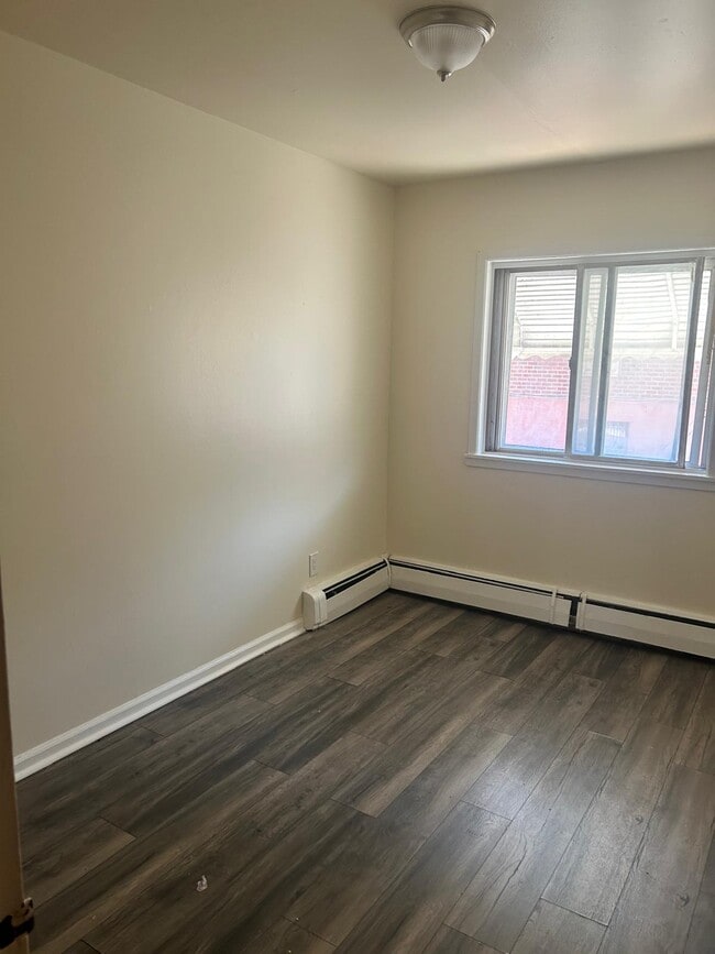 Bedroom 3 - 3529 Kingsland Ave