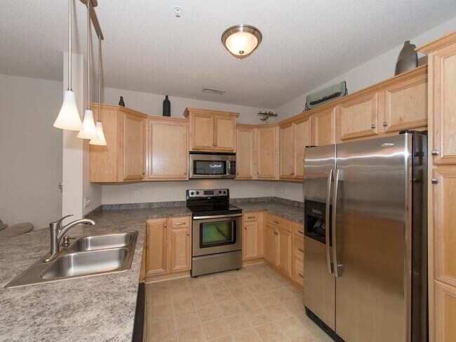 Foto del edificio - 13303 Virginia Ave S