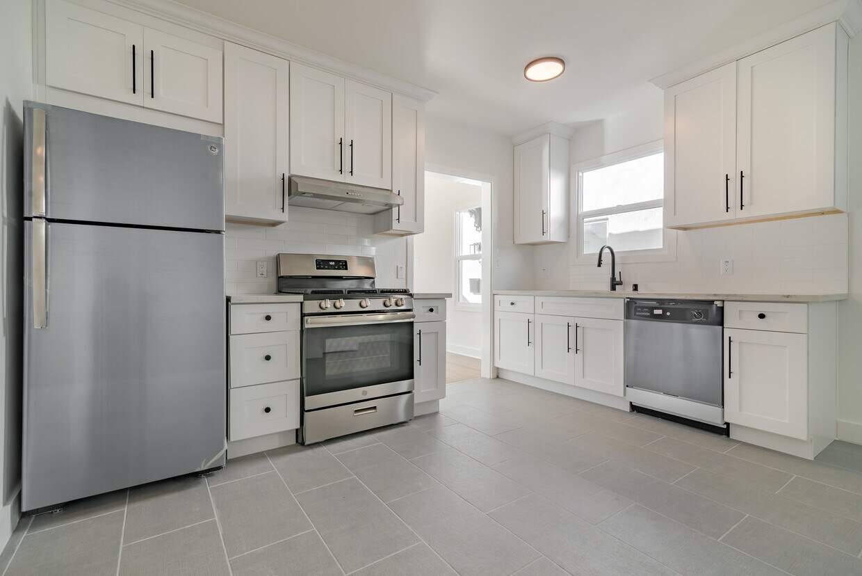 Primary Photo - Gorgeous All New Melrose Hill Bungalow