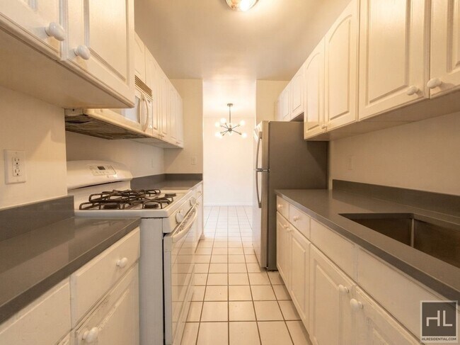 Building Photo - East 79th Street