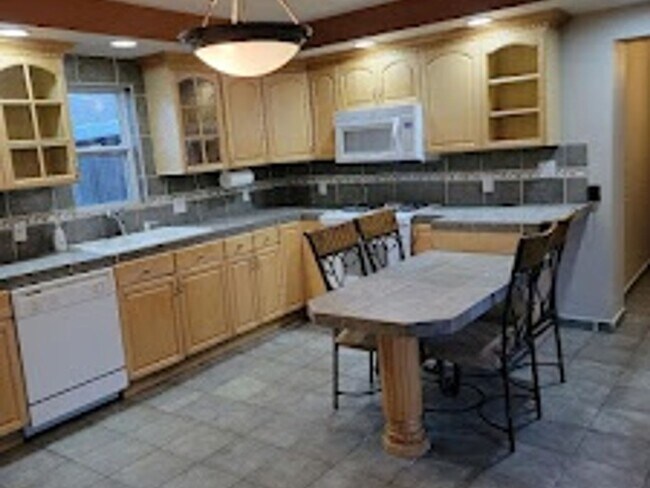 Foto del edificio - 4141 Eliot St