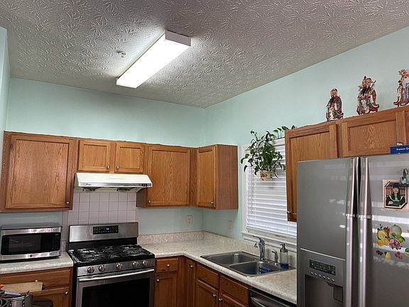 Foto del edificio - 881 Glynn Oaks Dr,Clarkston, GA 30021