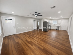 Building Photo - 1104 Sunset Dr