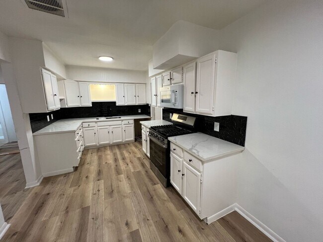 Foto del edificio - Gorgeous all renovated Home in Houston, TX!.