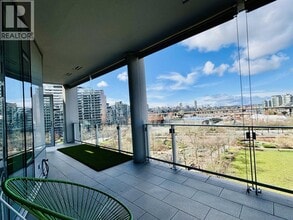 Building Photo - 1616 Columbia St