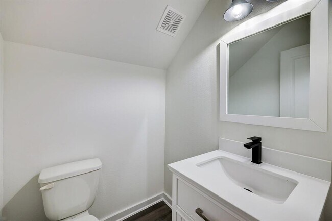 Foto del edificio - 8446 Berry Rd