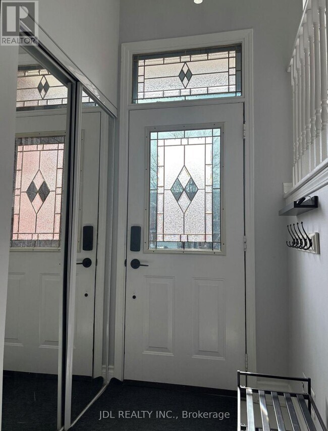 Photo du bâtiment - 557 Bondi Ave