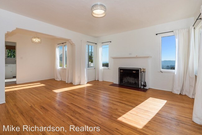 Building Photo - 2 br, 1 bath House - 616 Sierra St Unit B