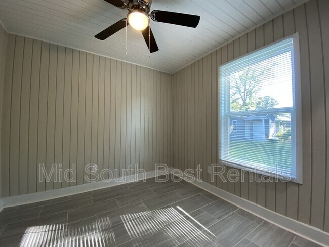 Foto del edificio - 8225 1st St