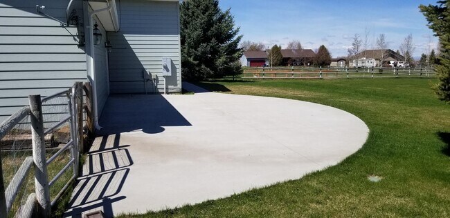 Foto del edificio - 341 Valley Grove Dr